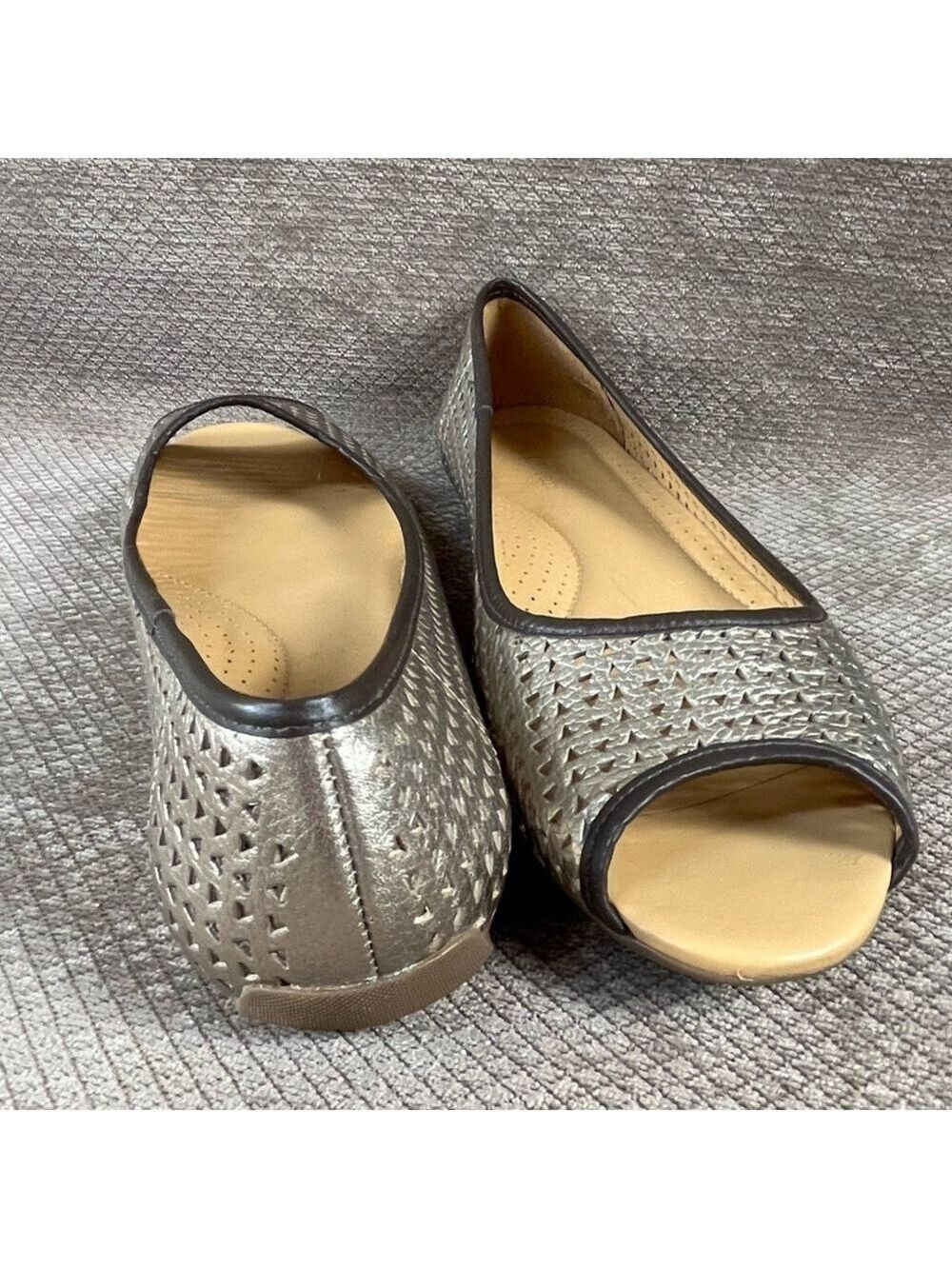LL BEAN Gold Brown Ballet Flats Open Toe Flat Size 10 LIKE NEW - Picture 3 of 15